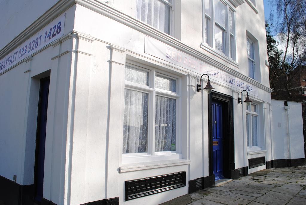 Ferry House Lodge Portsmouth Exterior foto